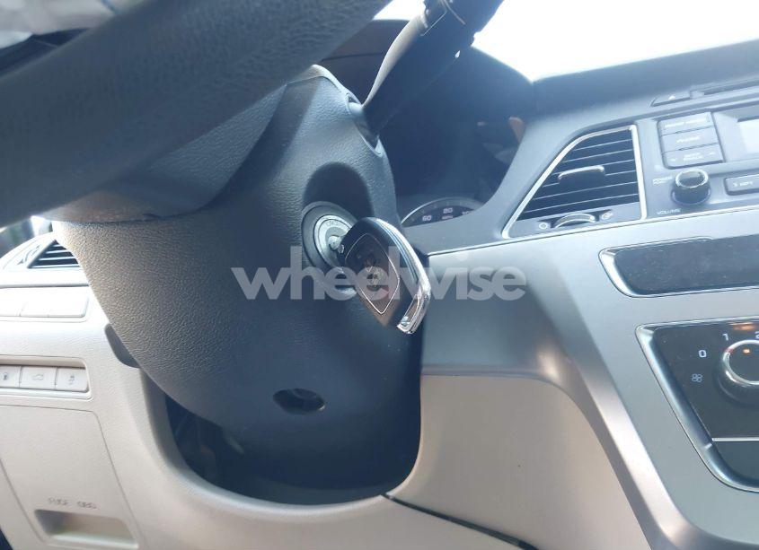 Photo 11 of 2015 Hyundai Sonata SE (VIN 5NPE24AF9FH141395)