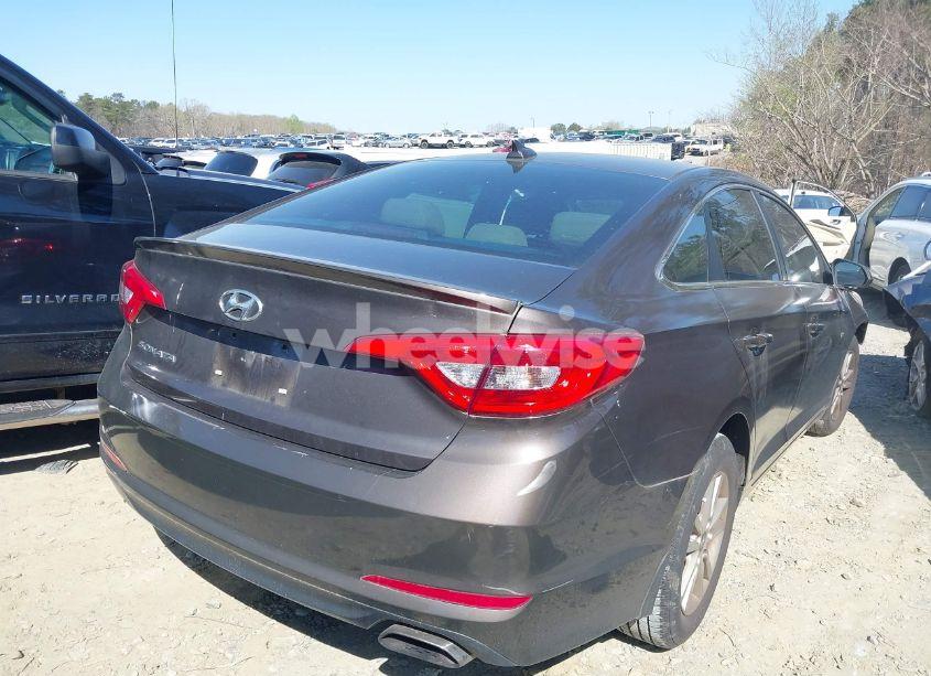 Photo 4 of 2015 Hyundai Sonata SE (VIN 5NPE24AF9FH141395)