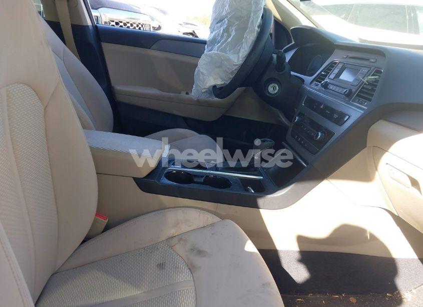 Photo 5 of 2015 Hyundai Sonata SE (VIN 5NPE24AF9FH141395)