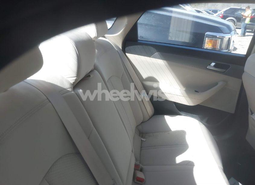 Photo 8 of 2015 Hyundai Sonata SE (VIN 5NPE24AF9FH141395)