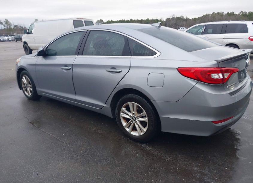 Photo 3 of 2015 Hyundai Sonata SE (VIN 5NPE24AF9FH146693)