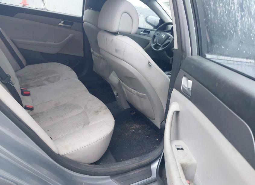 Photo 8 of 2015 Hyundai Sonata SE (VIN 5NPE24AF9FH146693)