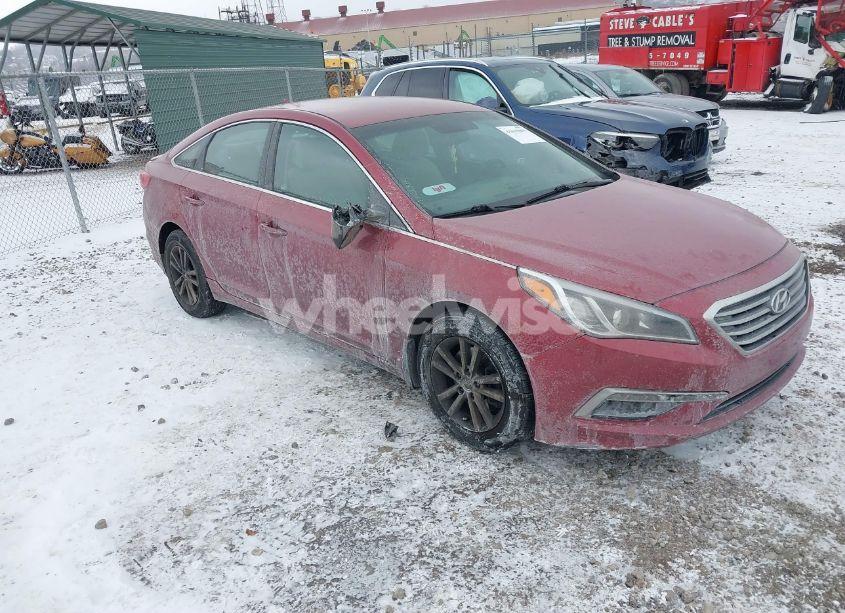 2015 Hyundai Sonata SE (VIN 5NPE24AF9FH157614) main photo