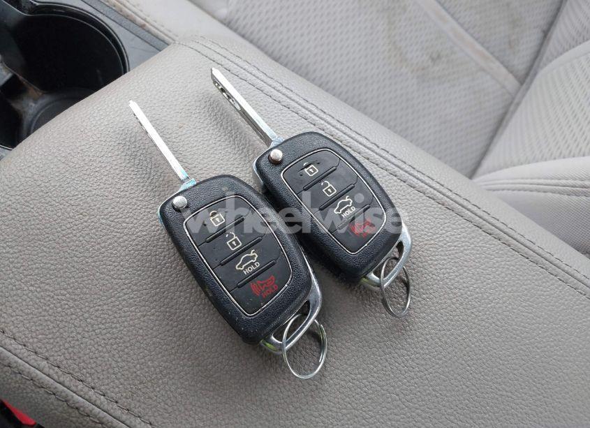 Photo 11 of 2015 Hyundai Sonata SE (VIN 5NPE24AF9FH157614)