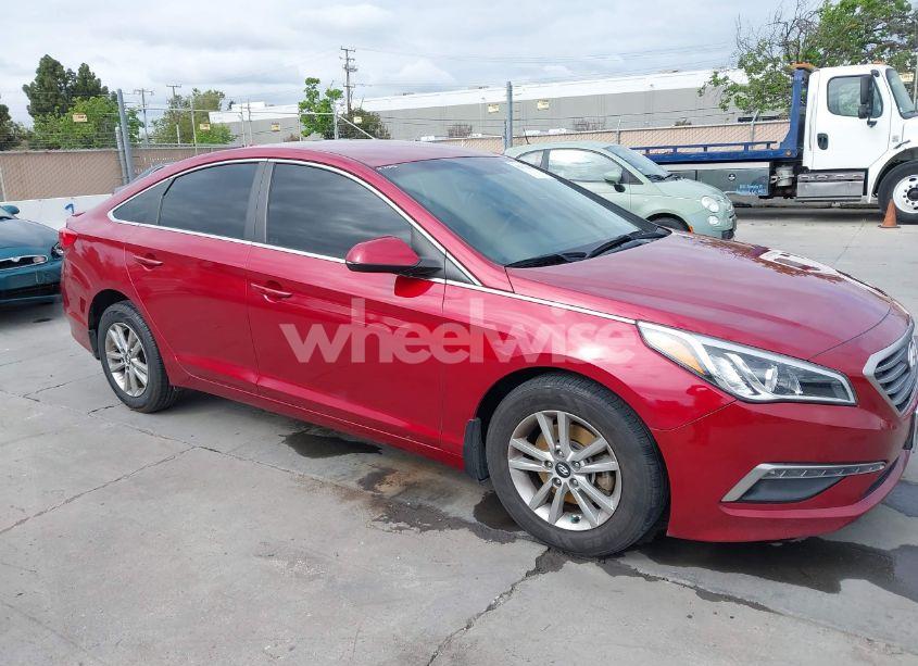 2015 Hyundai Sonata SE (VIN 5NPE24AF9FH159914) main photo