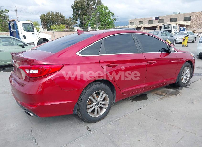 Photo 4 of 2015 Hyundai Sonata SE (VIN 5NPE24AF9FH159914)