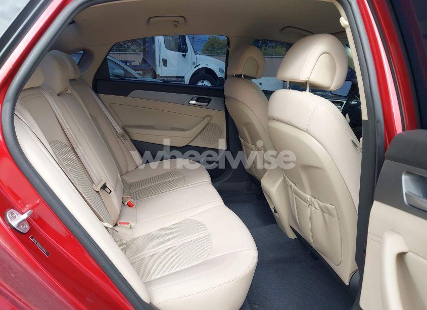 Photo 8 of 2015 Hyundai Sonata SE (VIN 5NPE24AF9FH159914)