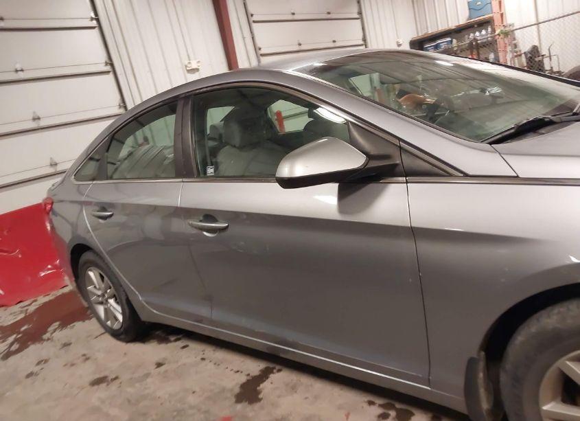 Photo 14 of 2015 Hyundai Sonata SE (VIN 5NPE24AF9FH160061)