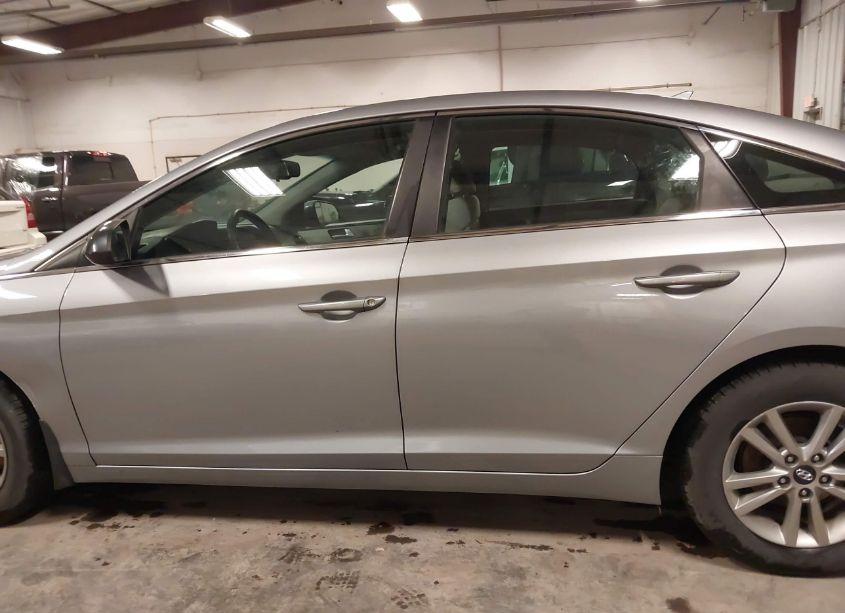 Photo 15 of 2015 Hyundai Sonata SE (VIN 5NPE24AF9FH160061)