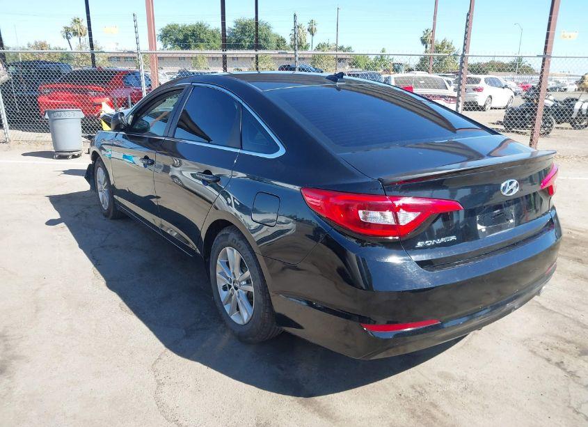 Photo 3 of 2015 Hyundai Sonata SE (VIN 5NPE24AF9FH173151)