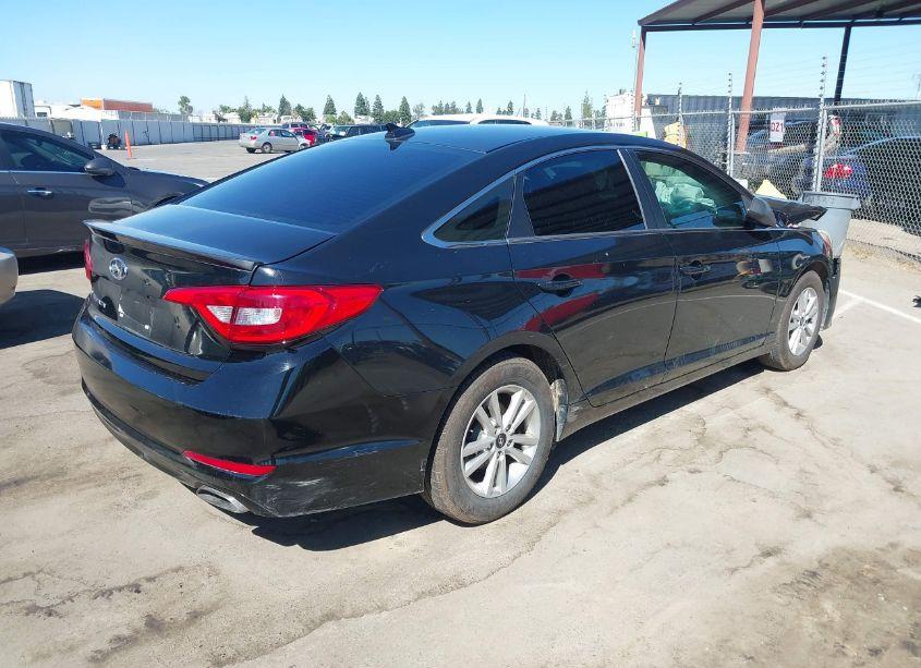 Photo 4 of 2015 Hyundai Sonata SE (VIN 5NPE24AF9FH173151)