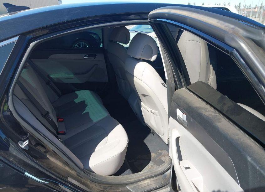 Photo 8 of 2015 Hyundai Sonata SE (VIN 5NPE24AF9FH173151)