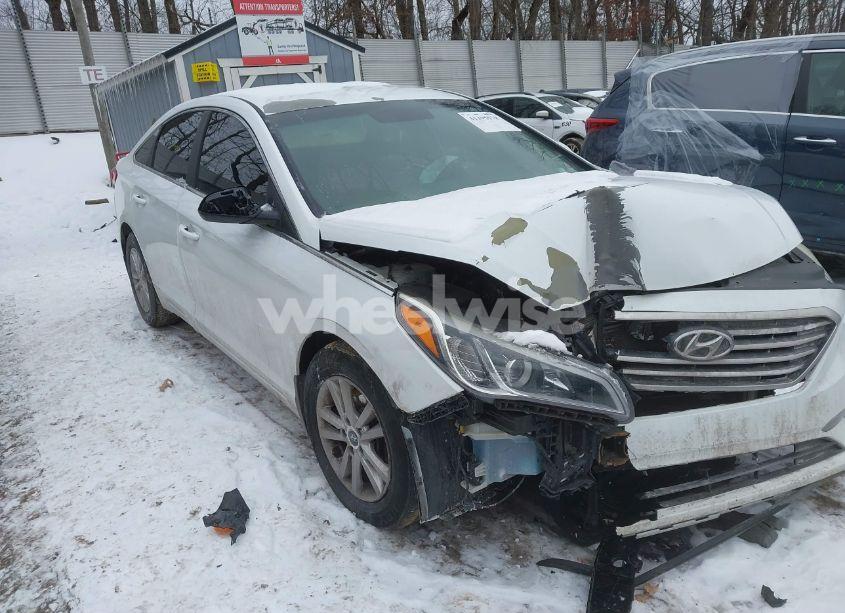 2015 Hyundai Sonata SE (VIN 5NPE24AF9FH174655) main photo