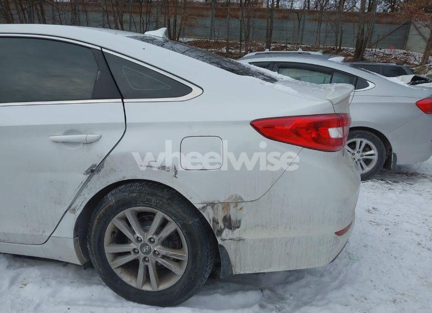 Photo 12 of 2015 Hyundai Sonata SE (VIN 5NPE24AF9FH174655)