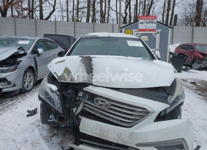 Photo 13 of 2015 Hyundai Sonata SE (VIN 5NPE24AF9FH174655)