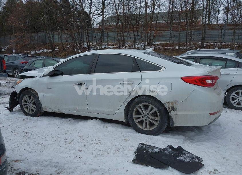 Photo 15 of 2015 Hyundai Sonata SE (VIN 5NPE24AF9FH174655)