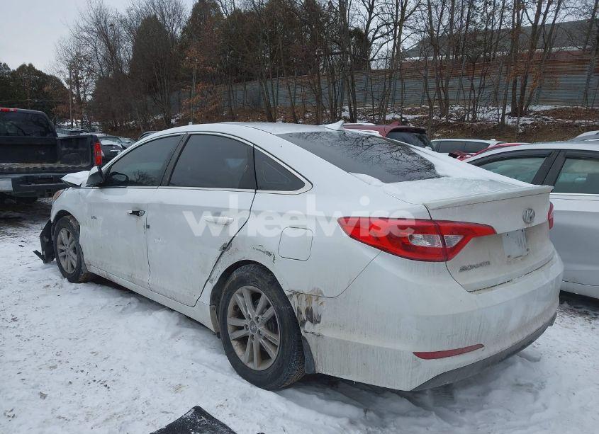 Photo 3 of 2015 Hyundai Sonata SE (VIN 5NPE24AF9FH174655)