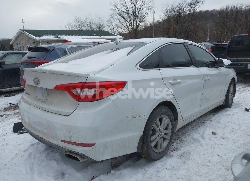 Photo 4 of 2015 Hyundai Sonata SE (VIN 5NPE24AF9FH174655)