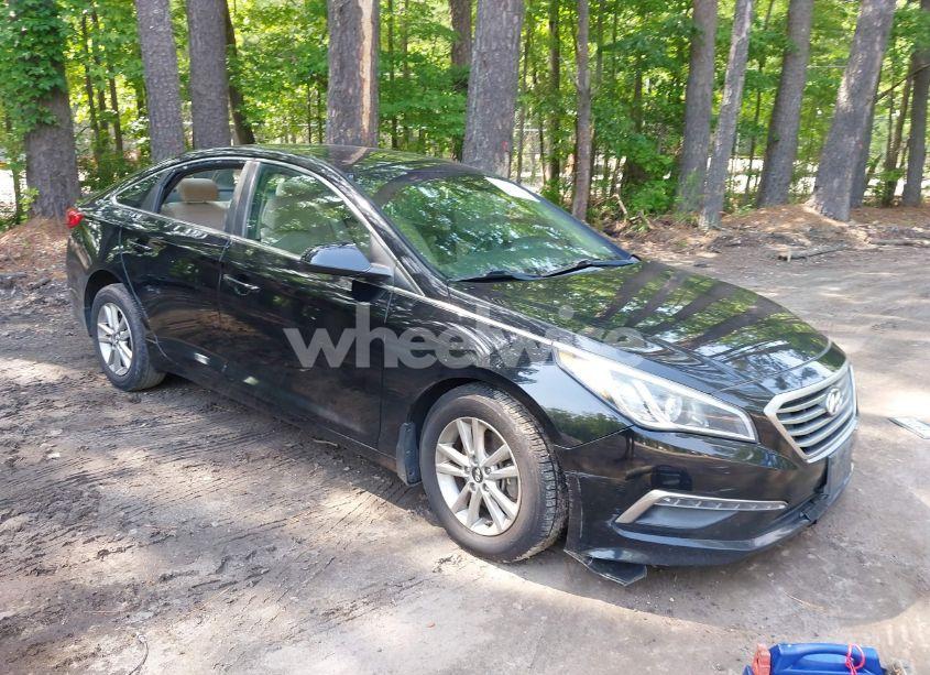 2015 Hyundai Sonata SE (VIN 5NPE24AF9FH176521) main photo
