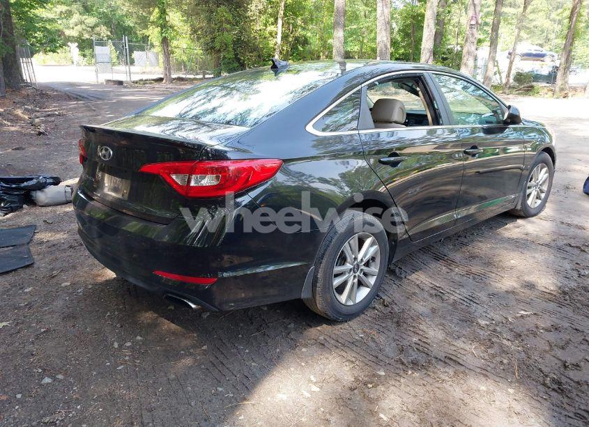 Photo 4 of 2015 Hyundai Sonata SE (VIN 5NPE24AF9FH176521)