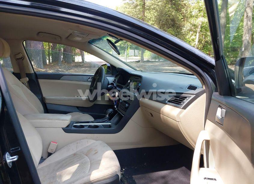 Photo 5 of 2015 Hyundai Sonata SE (VIN 5NPE24AF9FH176521)