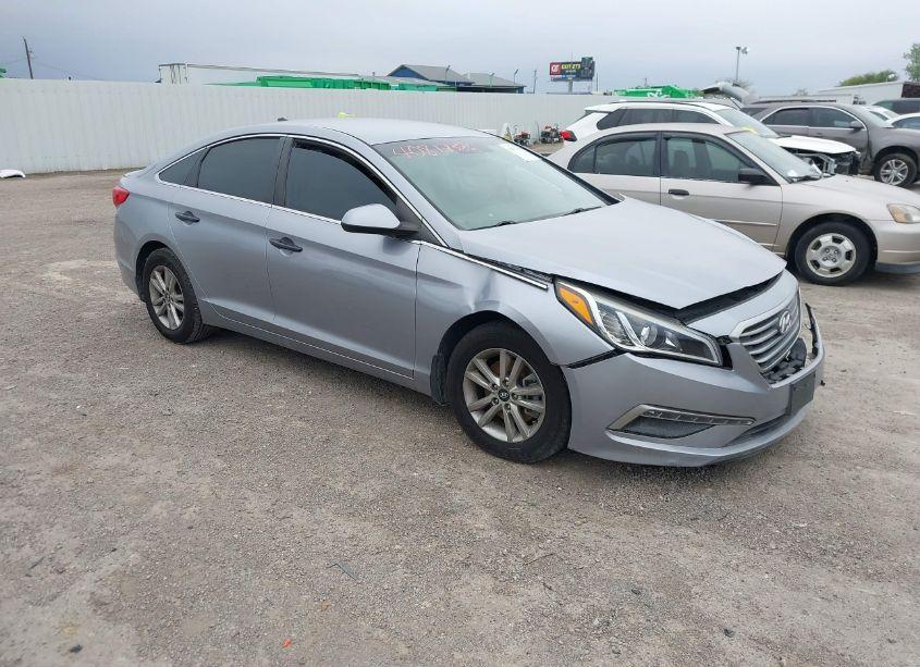 2015 Hyundai Sonata SE (VIN 5NPE24AF9FH179001) main photo