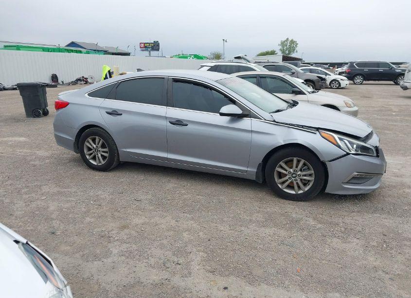 Photo 12 of 2015 Hyundai Sonata SE (VIN 5NPE24AF9FH179001)