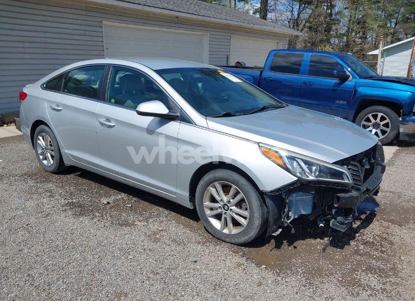2015 Hyundai Sonata SE (VIN 5NPE24AF9FH184084) main photo