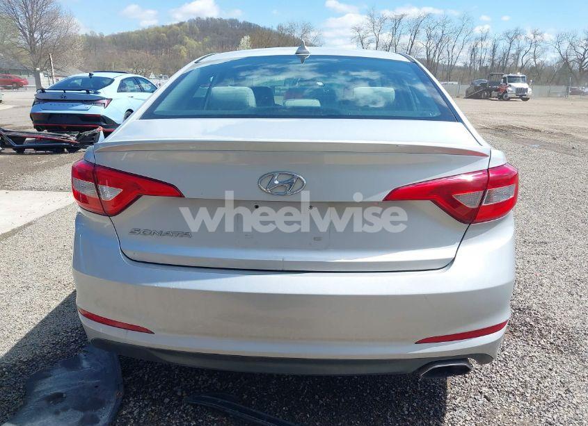 Photo 17 of 2015 Hyundai Sonata SE (VIN 5NPE24AF9FH184084)