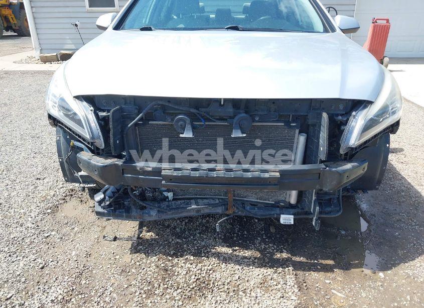 Photo 6 of 2015 Hyundai Sonata SE (VIN 5NPE24AF9FH184084)
