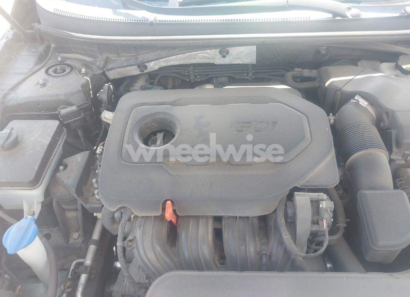 Photo 10 of 2015 Hyundai Sonata SE (VIN 5NPE24AF9FH184358)