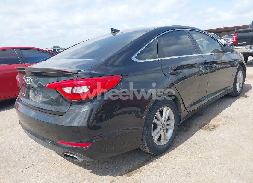 Photo 4 of 2015 Hyundai Sonata SE (VIN 5NPE24AF9FH184358)