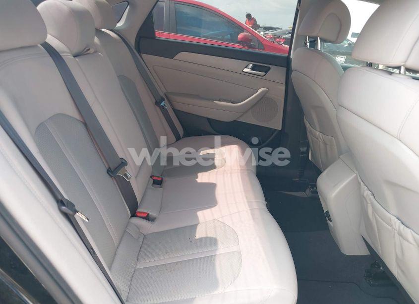 Photo 8 of 2015 Hyundai Sonata SE (VIN 5NPE24AF9FH184358)