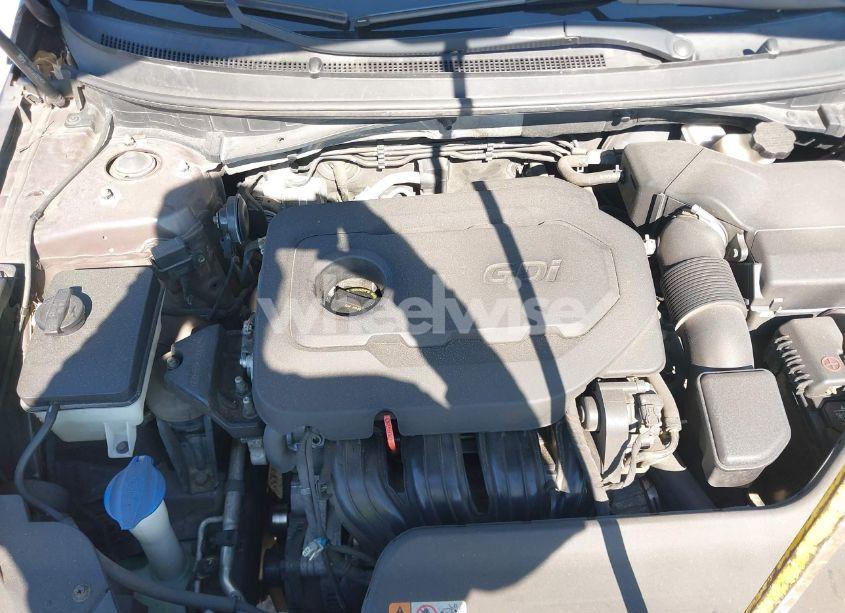 Photo 10 of 2015 Hyundai Sonata SE (VIN 5NPE24AF9FH186868)