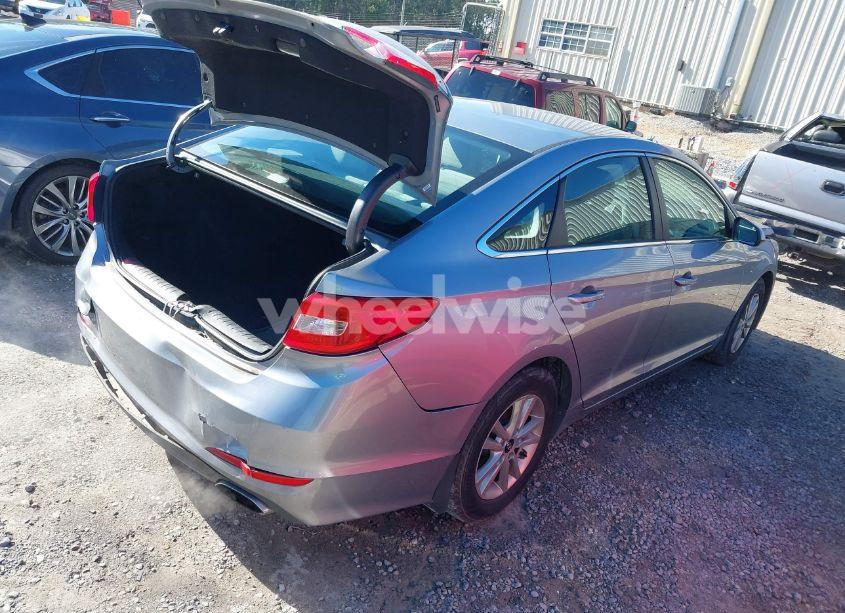 Photo 4 of 2015 Hyundai Sonata SE (VIN 5NPE24AF9FH187633)
