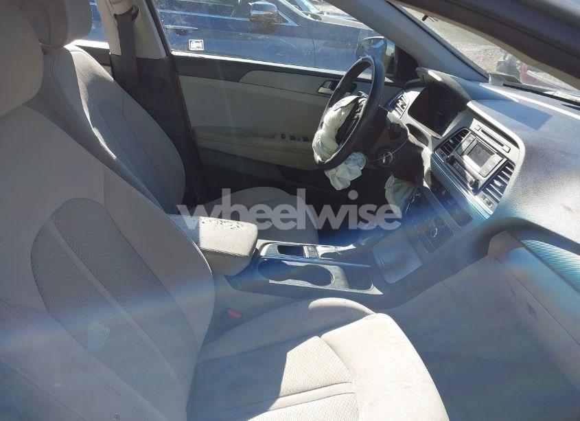 Photo 5 of 2015 Hyundai Sonata SE (VIN 5NPE24AF9FH187633)