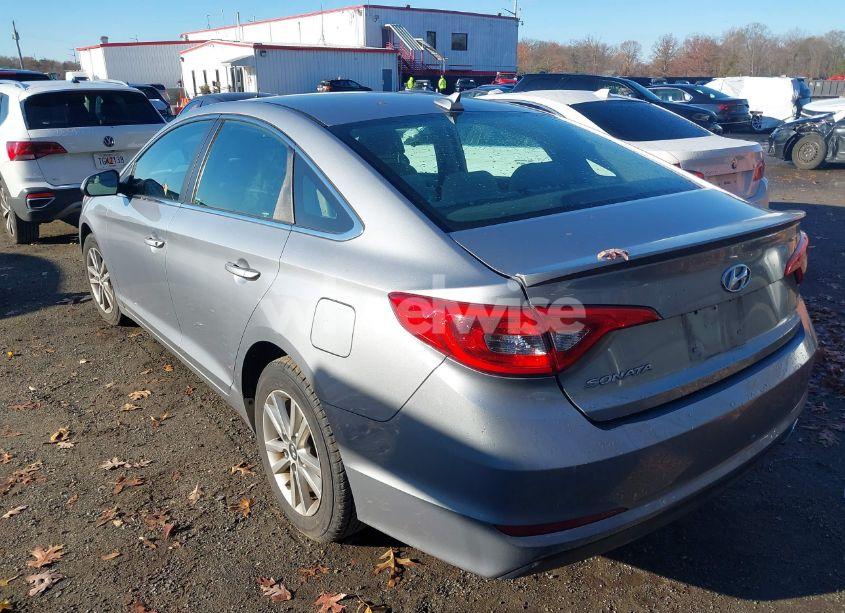 Photo 3 of 2015 Hyundai Sonata SE (VIN 5NPE24AF9FH202907)