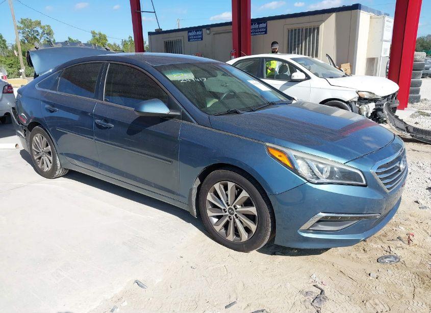 2015 Hyundai Sonata SE (VIN 5NPE24AF9FH203698) main photo