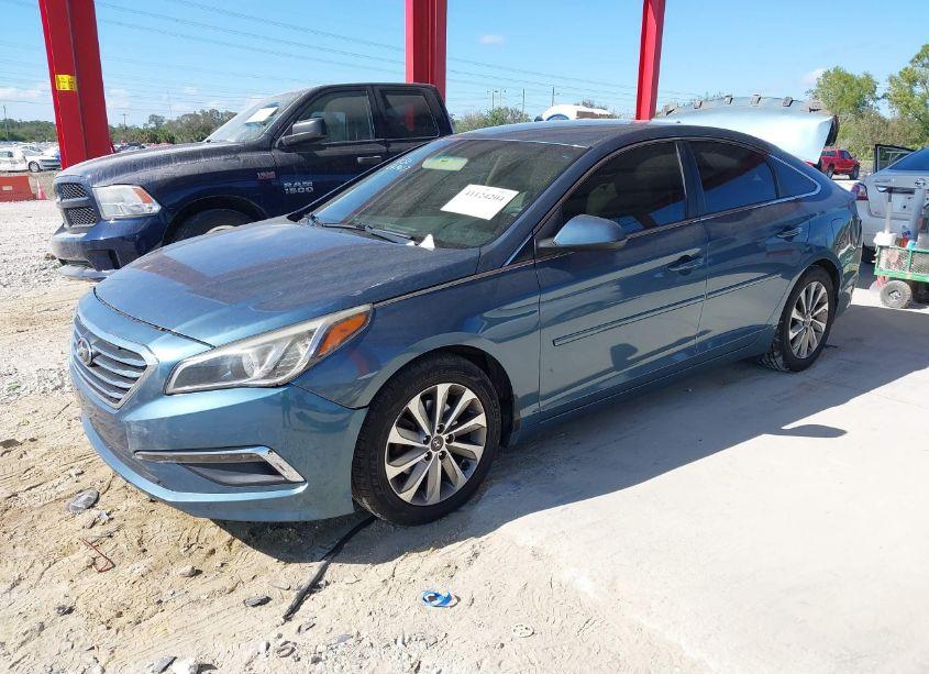 Photo 2 of 2015 Hyundai Sonata SE (VIN 5NPE24AF9FH203698)