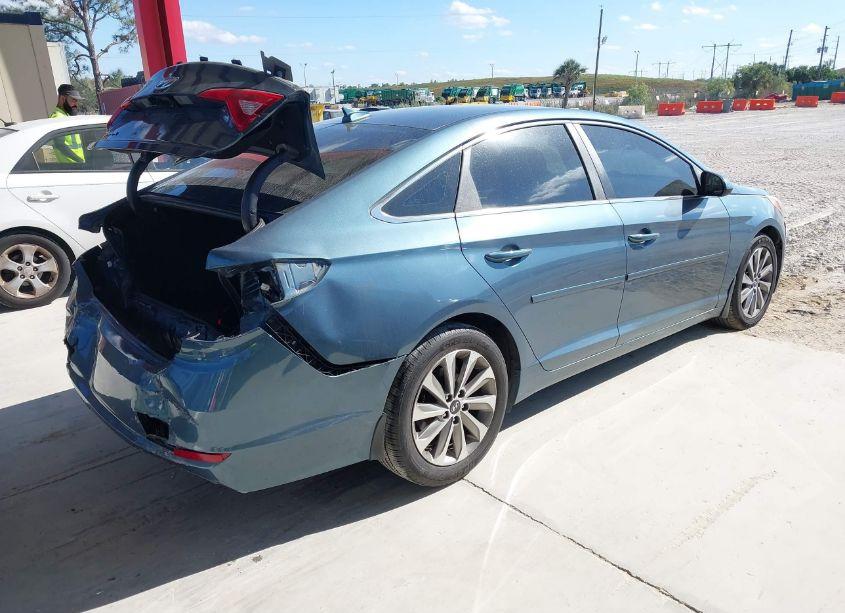 Photo 4 of 2015 Hyundai Sonata SE (VIN 5NPE24AF9FH203698)