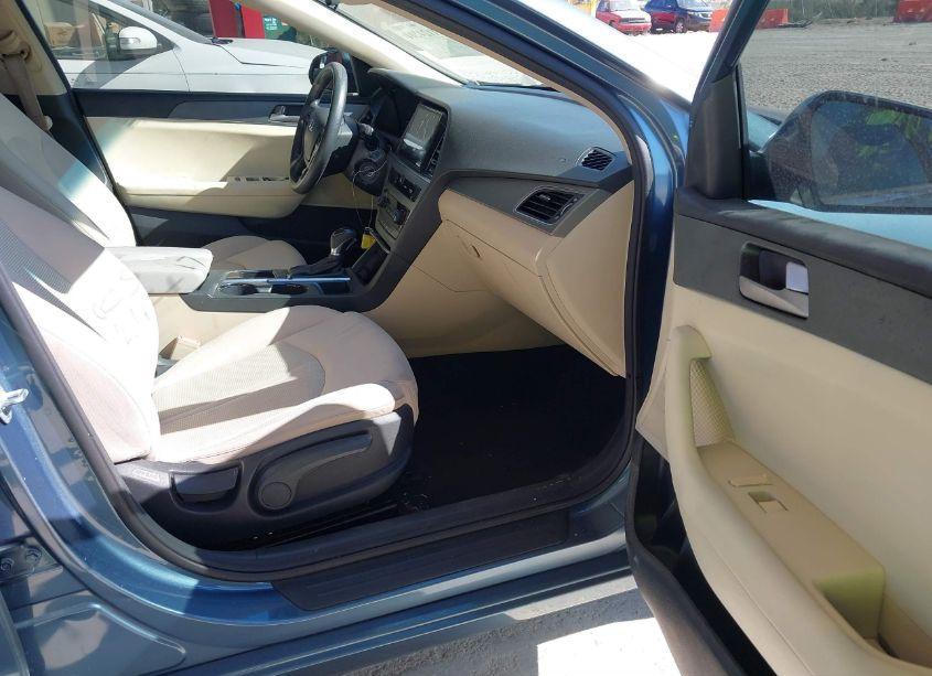 Photo 5 of 2015 Hyundai Sonata SE (VIN 5NPE24AF9FH203698)