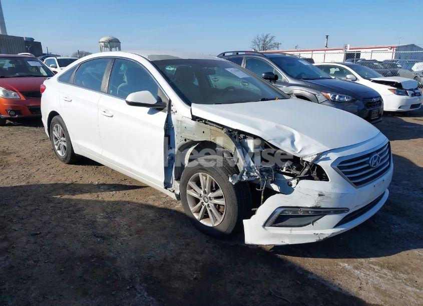 2015 Hyundai Sonata SE (VIN 5NPE24AF9FH206486) main photo