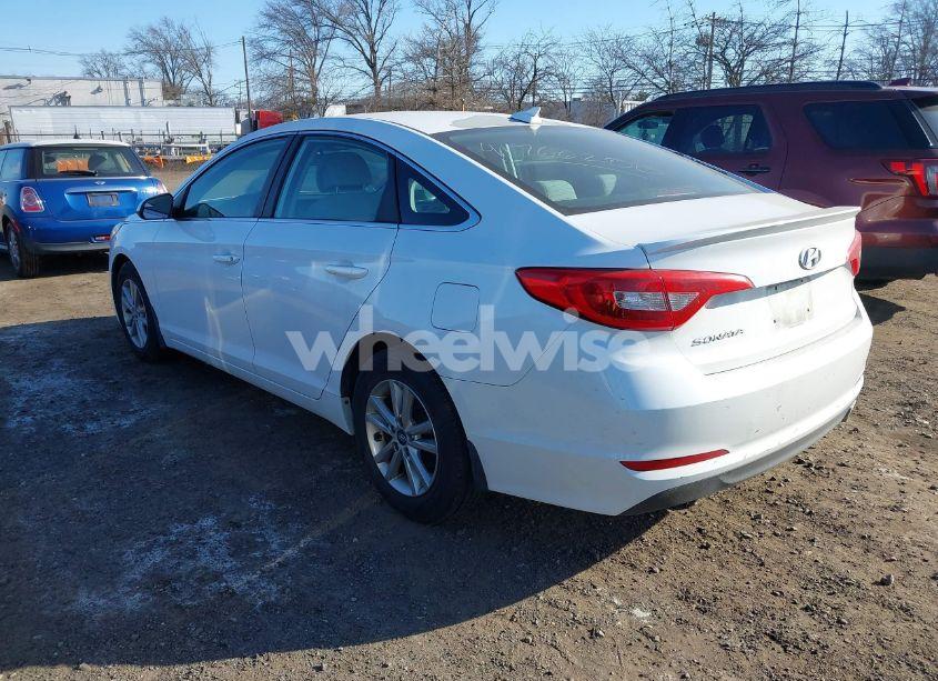 Photo 3 of 2015 Hyundai Sonata SE (VIN 5NPE24AF9FH206486)