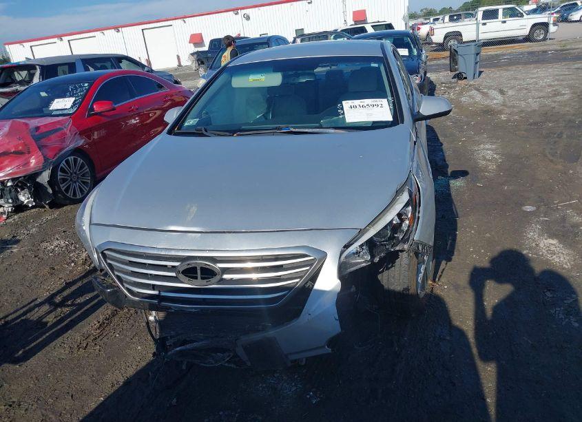 Photo 12 of 2015 Hyundai Sonata SE (VIN 5NPE24AF9FH207153)