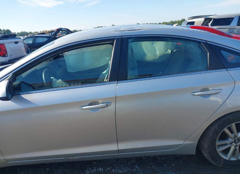 Photo 14 of 2015 Hyundai Sonata SE (VIN 5NPE24AF9FH207153)
