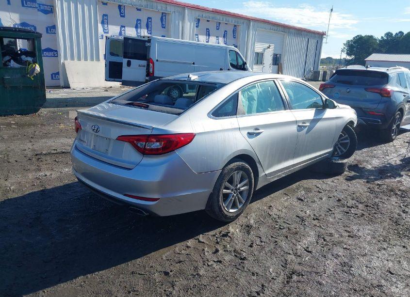 Photo 4 of 2015 Hyundai Sonata SE (VIN 5NPE24AF9FH207153)
