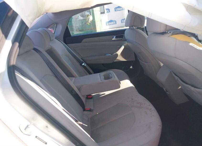 Photo 8 of 2015 Hyundai Sonata SE (VIN 5NPE24AF9FH207153)