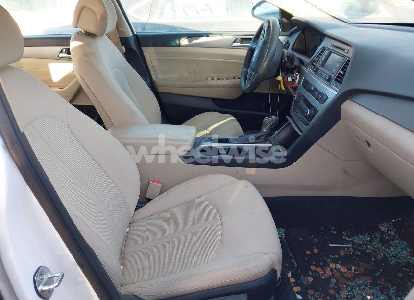 Photo 5 of 2015 Hyundai Sonata SE (VIN 5NPE24AF9FH209050)