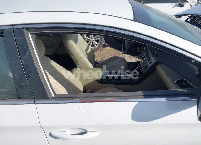 Photo 6 of 2015 Hyundai Sonata SE (VIN 5NPE24AF9FH209050)