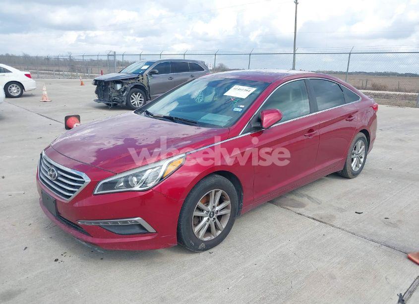 Photo 2 of 2015 Hyundai Sonata SE (VIN 5NPE24AF9FH224258)